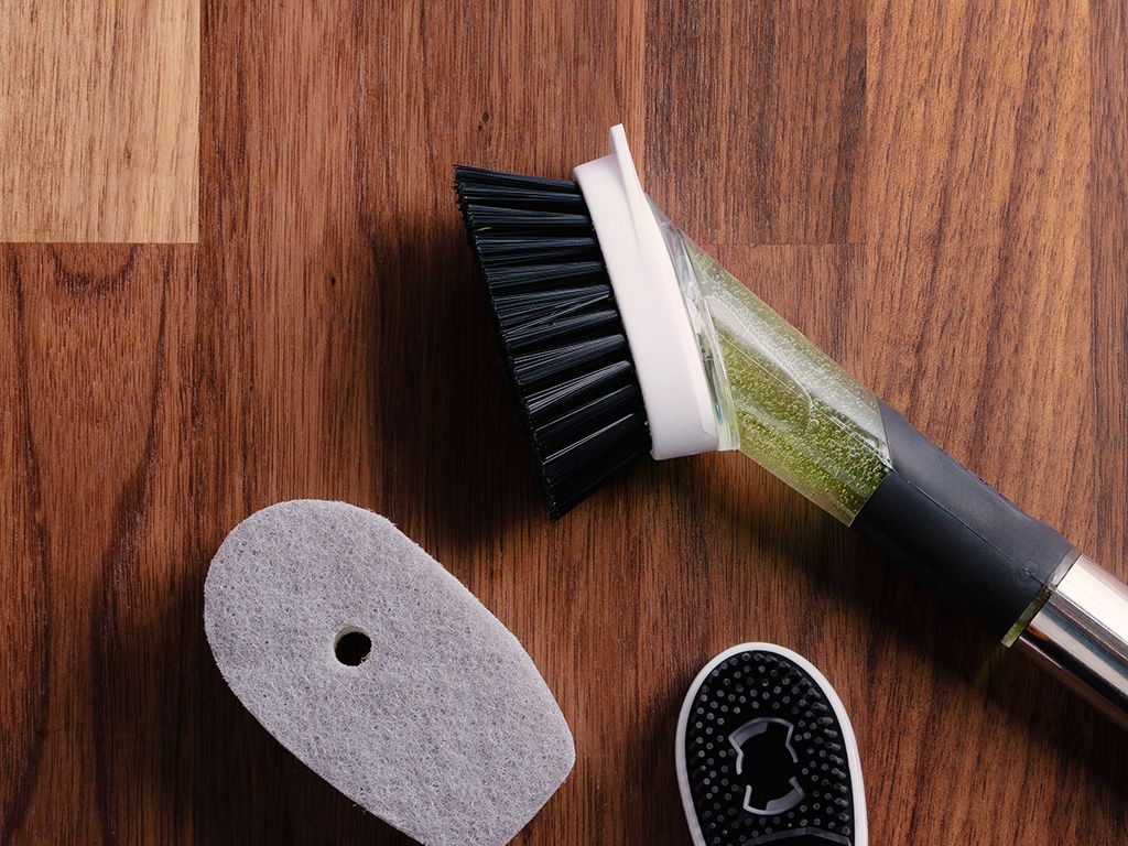 OPVASKEBØRSTE MED SÆBEDISPENSER - 4