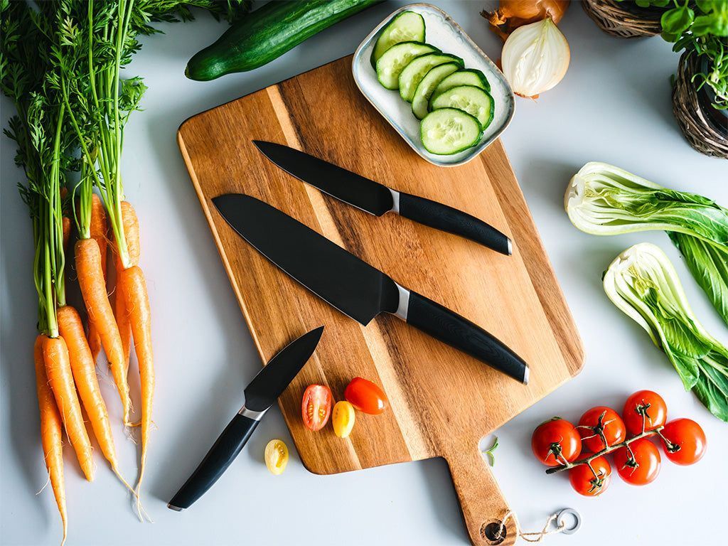 3-DELE SANTOKU-UNIVERSAL-URTE KNIVSÆT - 3